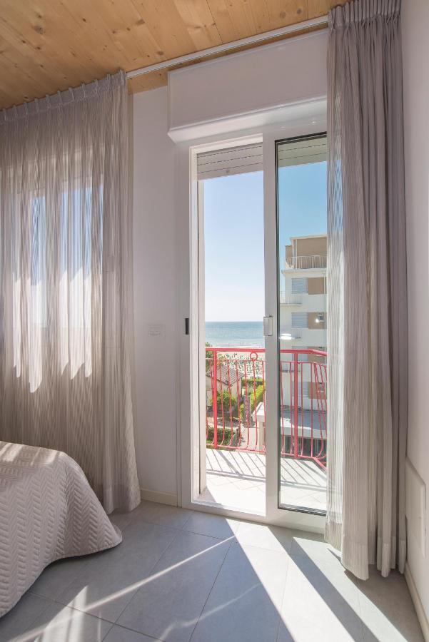 Hotel Atene Лідо-ді-Єзоло Екстер'єр фото